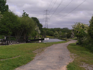 canal_at_kirkstall_west