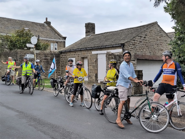 Peleton leaving the Royaly Pub, Otley