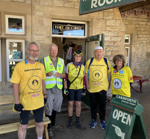Tim, David, Tordis, Tore and Ase at Carnforth Station